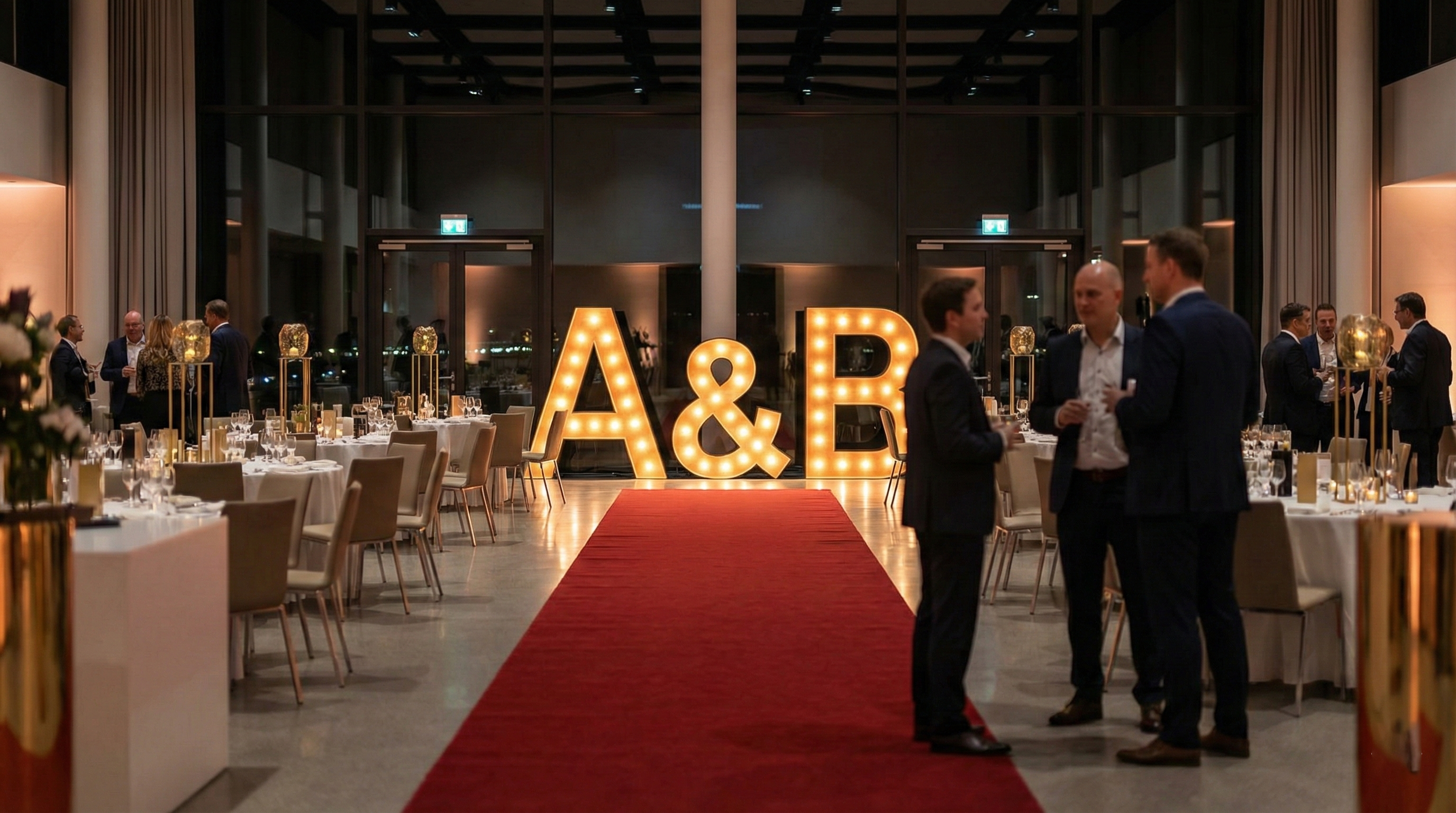 Letras con luz para zona de baile y photocall de boda espectacular.